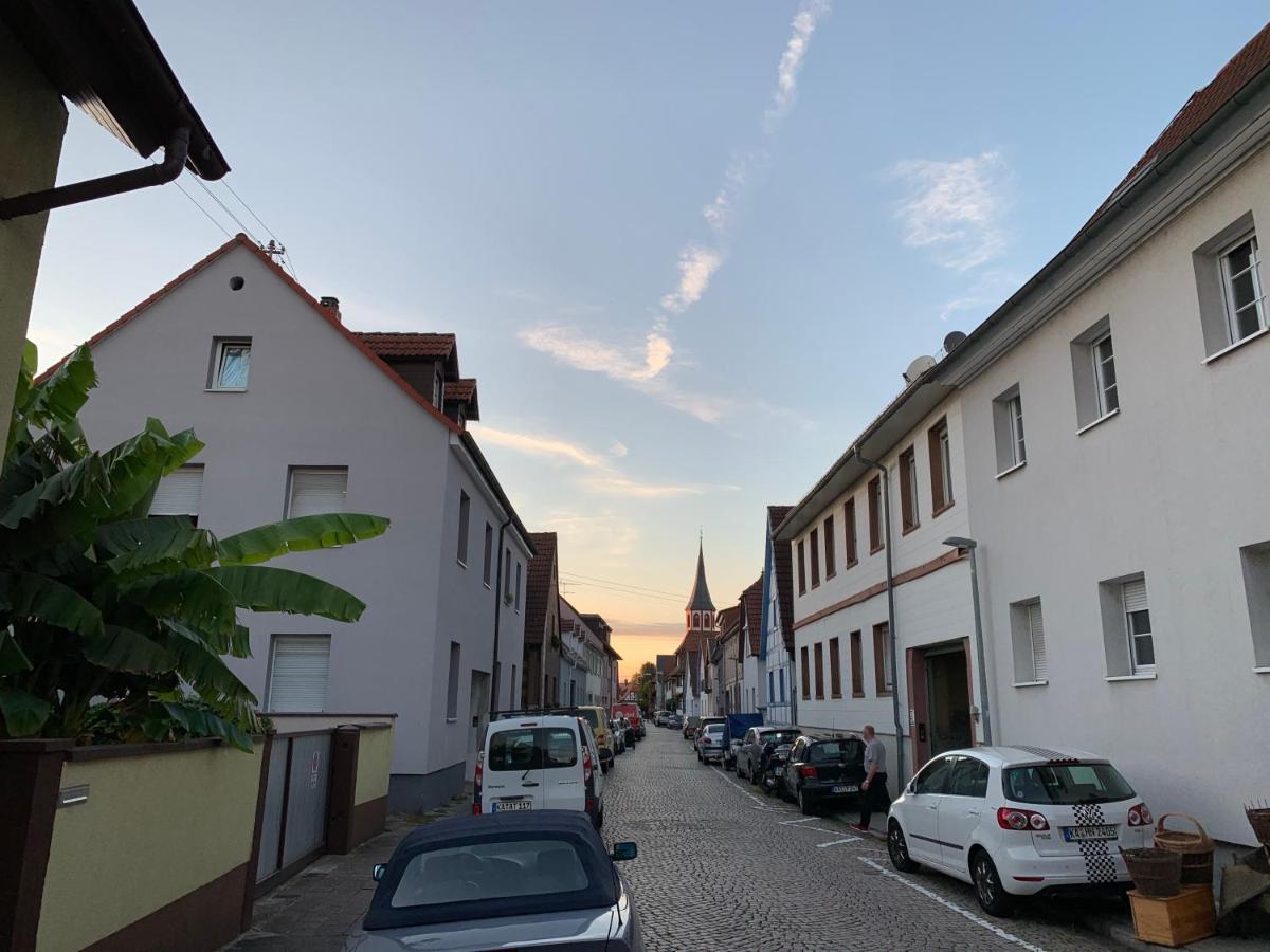 Fachwerkhaus in ruhiger Altstadt by Rabe - free Netflix&eigene Terrasse Karlsruhe Exterior foto